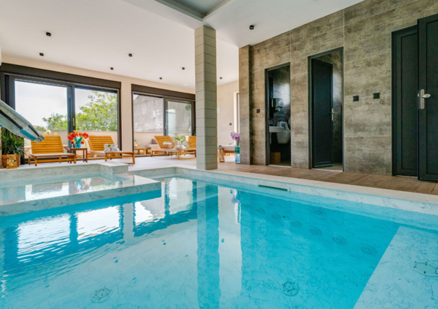 Luxury Villa Terra Maiorum, pool