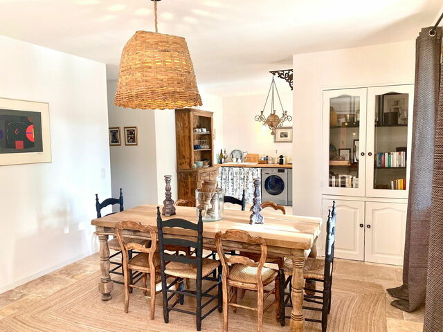 Villa Les Poulivets, dining room