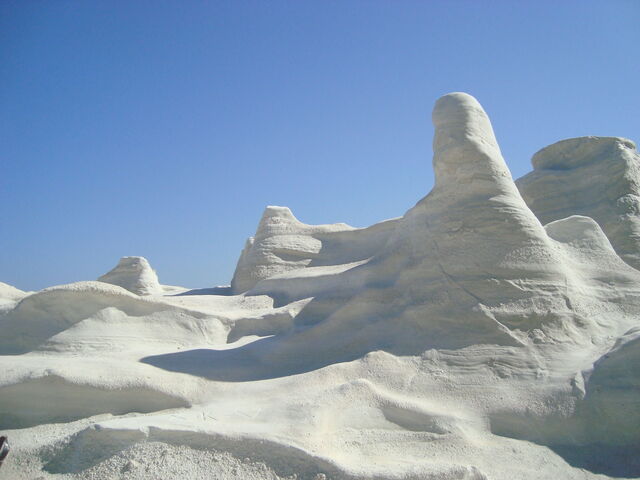 Sarakiniko Beach