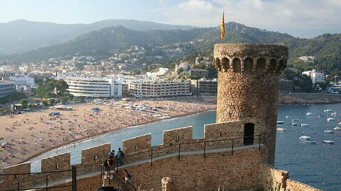 Tosse de Mar and her castle remains