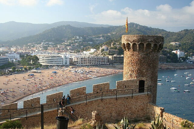 Tosse de Mar and her castle remains