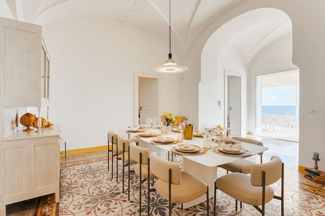 Villa Aristula, dining room