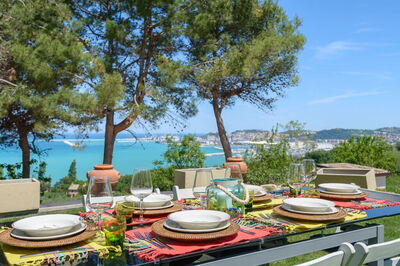 Villa Krizia, dining