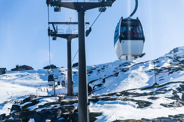 Ski lifts, Sierra Nevada