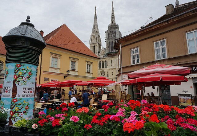 Dolac Market, flowers