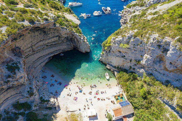 Stiniva Beach