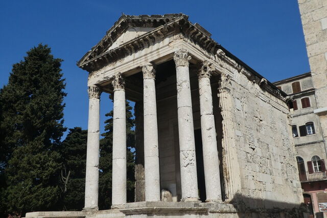 Temple Of Augustus, Pula
