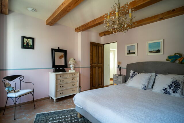 La Verdière, bedroom