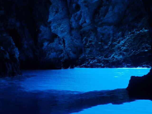 Bisevo Cave
