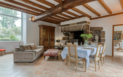 La Tronçonnais, interior