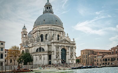 Santa Maria della Salute, exterior