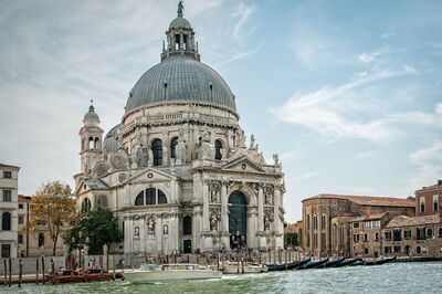 Santa Maria della Salute, exterior