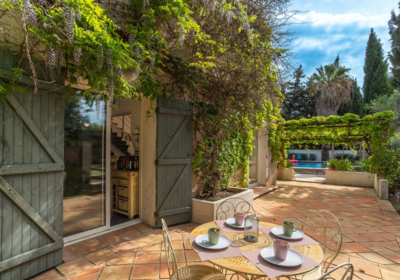 Les Pivoines, garden