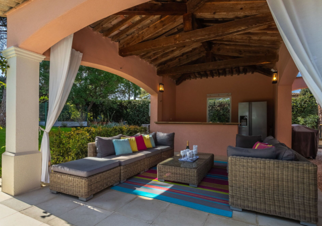 Indigo, pool house
