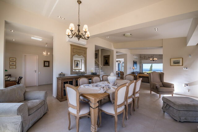 Villa Ethniki, living room