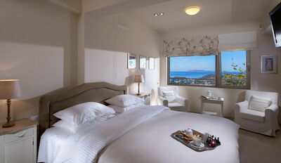 Villa Ethniki, master bedroom