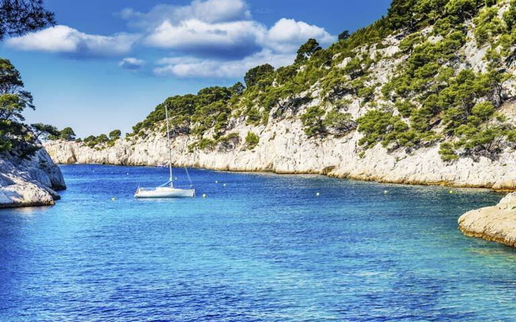 Holiday Rentals in Provencealpescôte D'azur. France villas Vacation