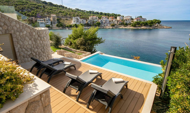 The pool at Villa Gloss
