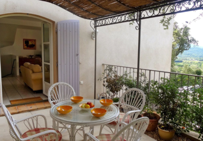 Les Migraniers, terrace