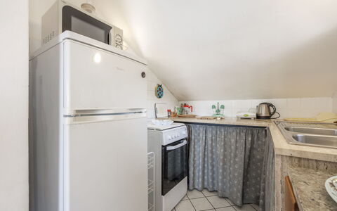 Accommodation:&nbsp;Cicladi Milos 100.2