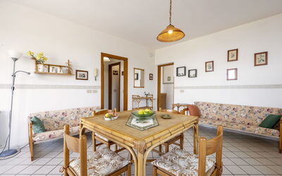 Accommodation:&nbsp;Cicladi Milos 100.2