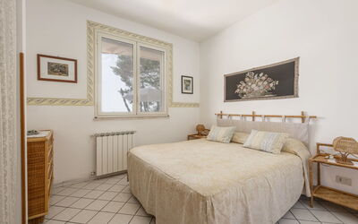 Accommodation:&nbsp;Cicladi Milos 100.2