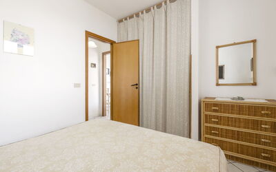 Accommodation:&nbsp;Cicladi Milos 100.2