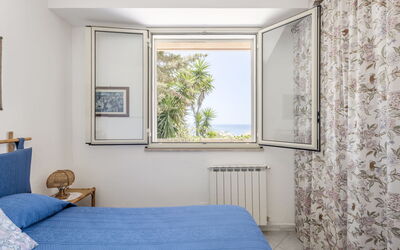 Accommodation:&nbsp;Cicladi Mikonos 100.4
