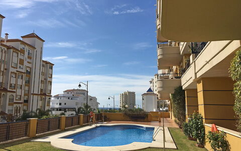 Bellavista del Puerto: Water, Sky, Cloud, Plant, Property, Building, Azure, Blue, Infrastructure, Lighting