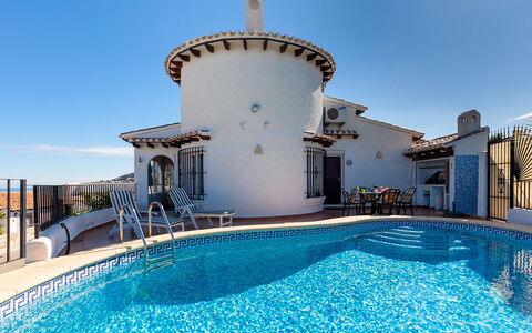 Stella: Water, Sky, Property, Blue, Swimming Pool, Azure, Building, Leisure, Seaside Resort, Aqua