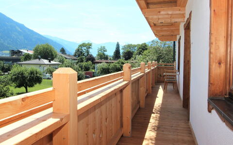 Stiplerhof: Sky, Property, Tree, Wood, Fence, Architecture, Flooring, Wood Stain, Floor, Plant