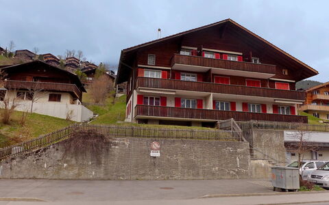 Chalet Beausite: Sky, Building, Property, Window, Plant, House, Land Lot, Urban Design, Car, Asphalt