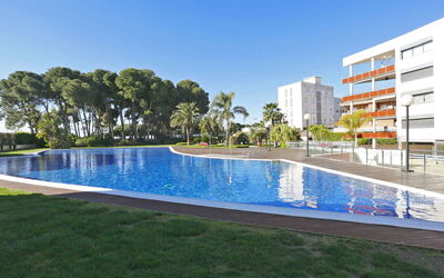 Cambrils 600: Water, Sky, Building, Plant, Property, Swimming Pool, Azure, Tree, Window, House