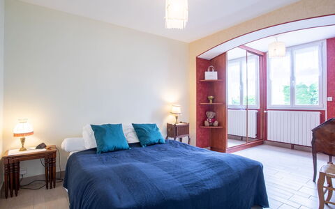 Villa Hélios: Furniture, Building, Comfort, Azure, Wood, Bed Frame, Textile, Lighting, Door, Shade