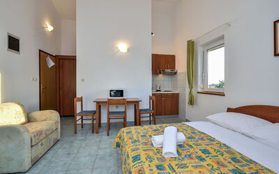 Accommodation:&nbsp;Bonex 137.6
