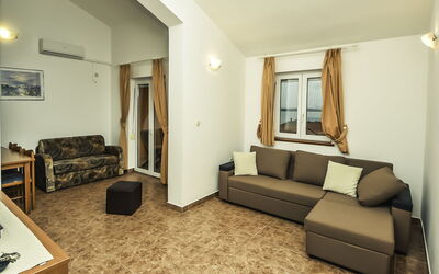 Accommodation:&nbsp;Bonex 137.9