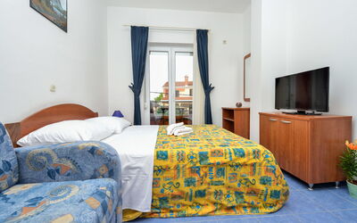 Accommodation:&nbsp;Bonex 137.5