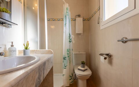 Teresa: Plumbing Fixture, Property, Sink, Tap, Mirror, Bathroom, Bathroom Sink, Purple, Interior Design, Architecture