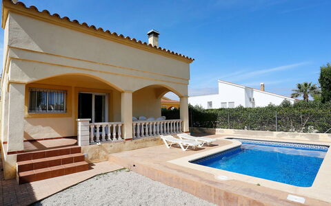 Teresa: Sky, Plant, Building, Water, Window, Shade, Tree, Swimming Pool, House, Door