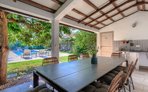 Villa Toni: Table, Property, Furniture, Plant, Chair, Window, Lighting, Architecture, Shade, Interior Design