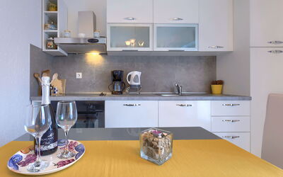 Accommodation:&nbsp;Lili 307.3