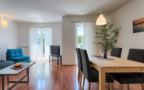 Gojak: Furniture, Table, Property, Plant, Couch, Wood, Interior Design, Flooring