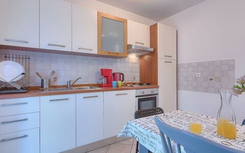Gojak: Cabinetry, Kitchen Sink, Furniture, Property, Countertop, Tap, Sink, Building, Kitchen, Wood