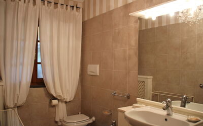 Accommodation:&nbsp;Leccio