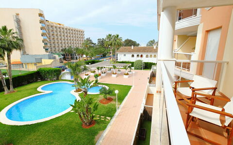 Estrella del Mar: Plant, Daytime, Building, Window, Sky, Tree, Urban Design, Condominium, Grass, Leisure