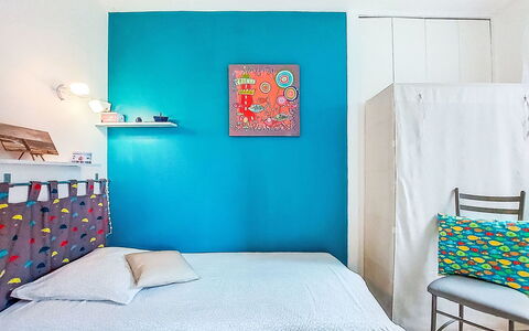Ty Greg: Blue, Furniture, Wall, Bedroom, Interior Design, Bed, Bedding, Bed Sheet, Linens, Textile