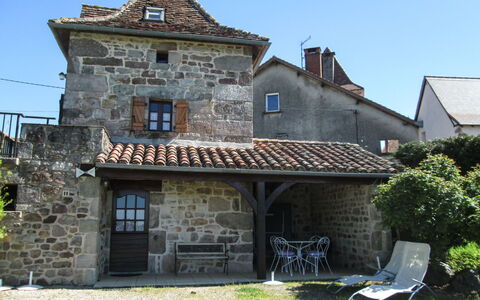 Le Pigeonnier: Sky, Plant, Building, Property, Window, Cottage, House, Door, Residential Area, Real Estate