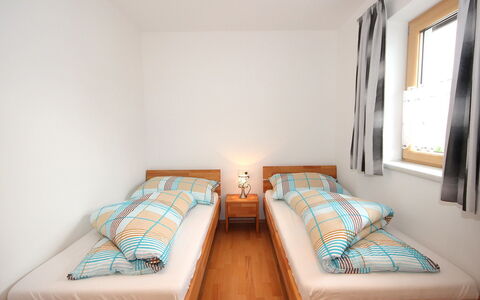 Hanna: Bedroom, Room, Bed, Furniture, Property, Bed Sheet, Bedding, Mattress, Interior Design, Bed Frame