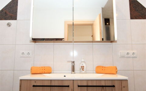 Hanna: Tap, Cabinetry, Kitchen Sink, Countertop, Sink, Property, Kitchen, Orange, Wood, Interior Design