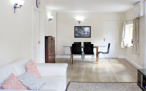 Goudhurst: Property, Furniture, Couch, Interior Design, Comfort, Wood, Flooring, Picture Frame, Floor, Wall